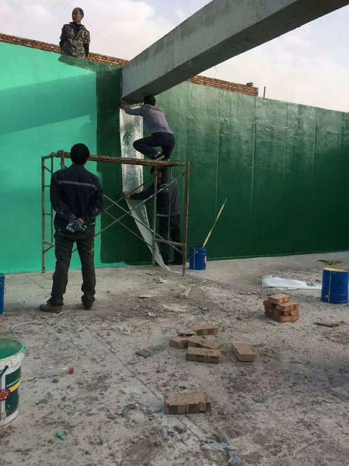 幸福路街道针对老旧车间地面普遍存在的起砂、裂缝问题